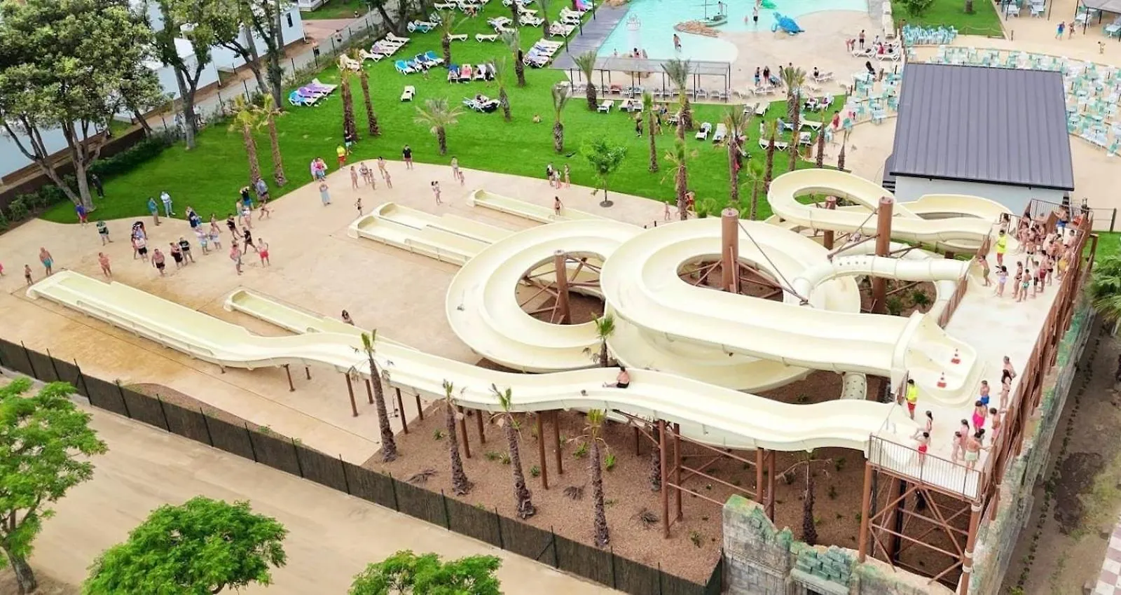 El Delfin Verde Resorts - Платья-де-Аро Кемпинг